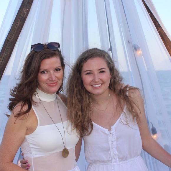 Meet your Posher, Cathy - Picture 1 of 1